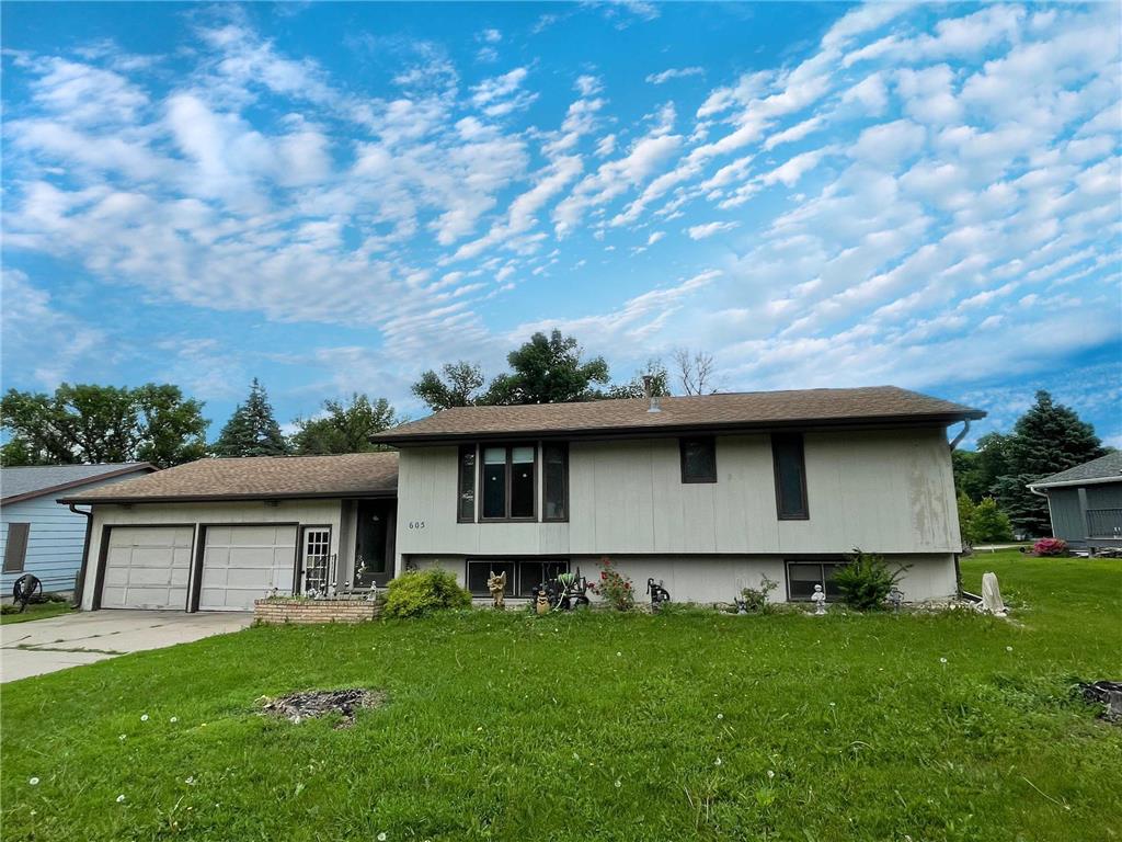 605 N 13th Street Mountain Lake MN 56159 7046978 image1
