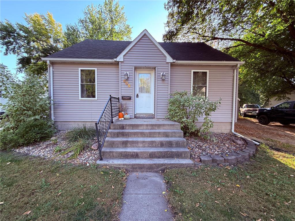 605 Peltier Street Marshall MN 56258 6798805 image1