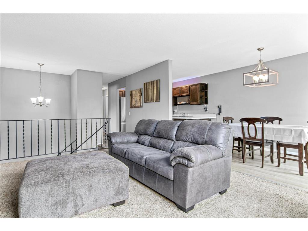 605 Portland Place Burnsville MN 55337 6593757 image1