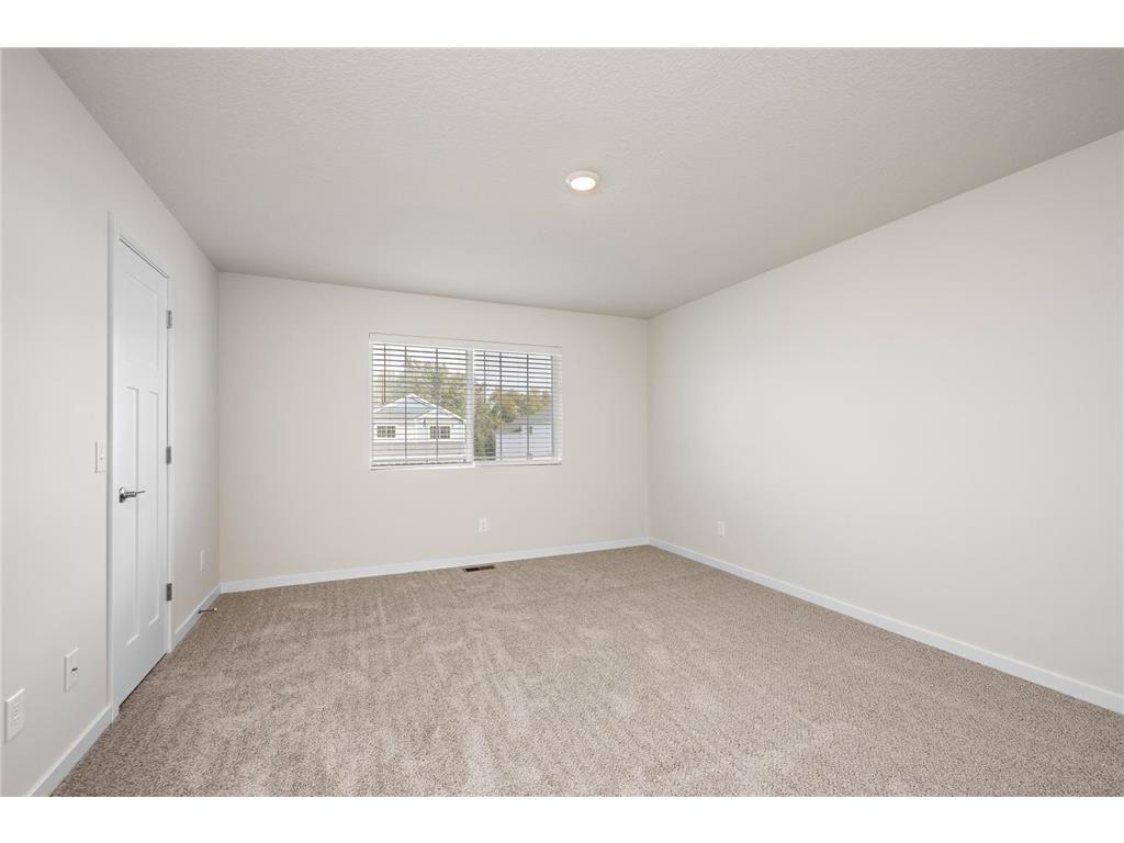 605 Redwood Loop N Cambridge MN 55008 7032158 image17