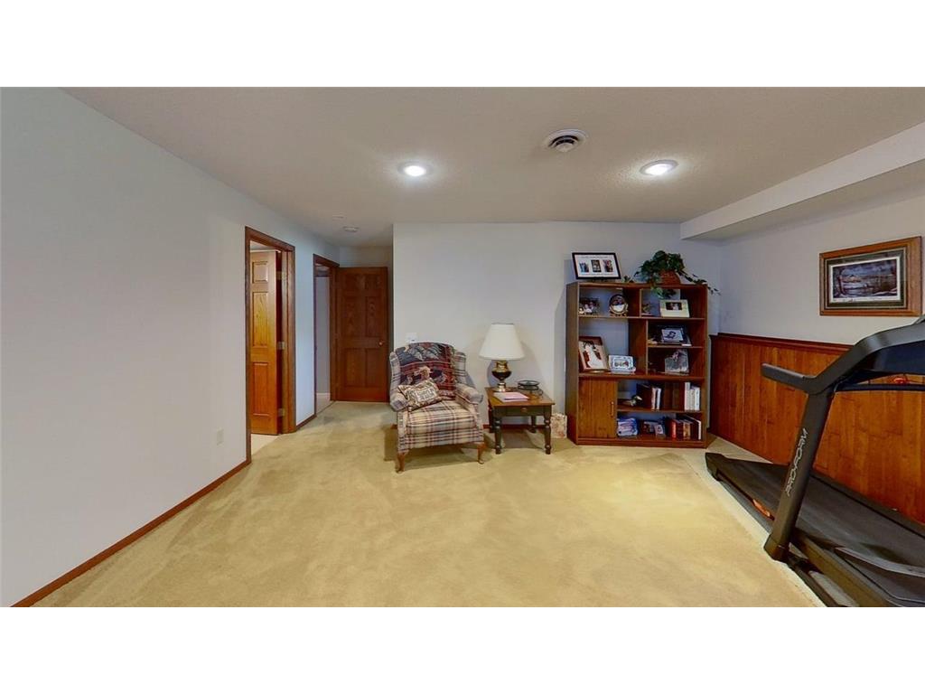 605 Van Buren Street Marshall MN 56258 7080953 image28