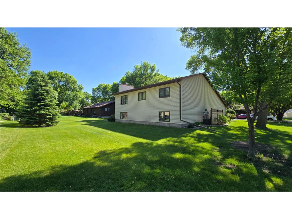 605 Van Buren Street Marshall MN 56258 7080953 image40