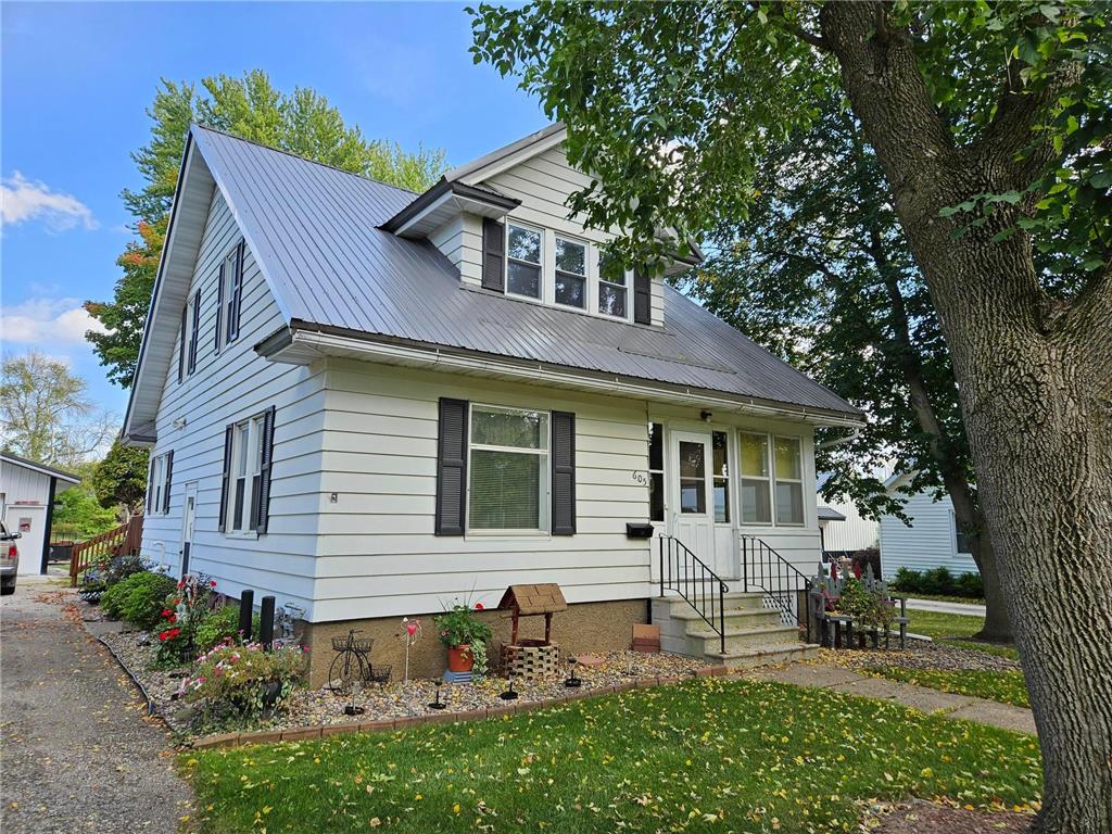 605 Warren Avenue Spring Valley MN 55975 6604706 image1