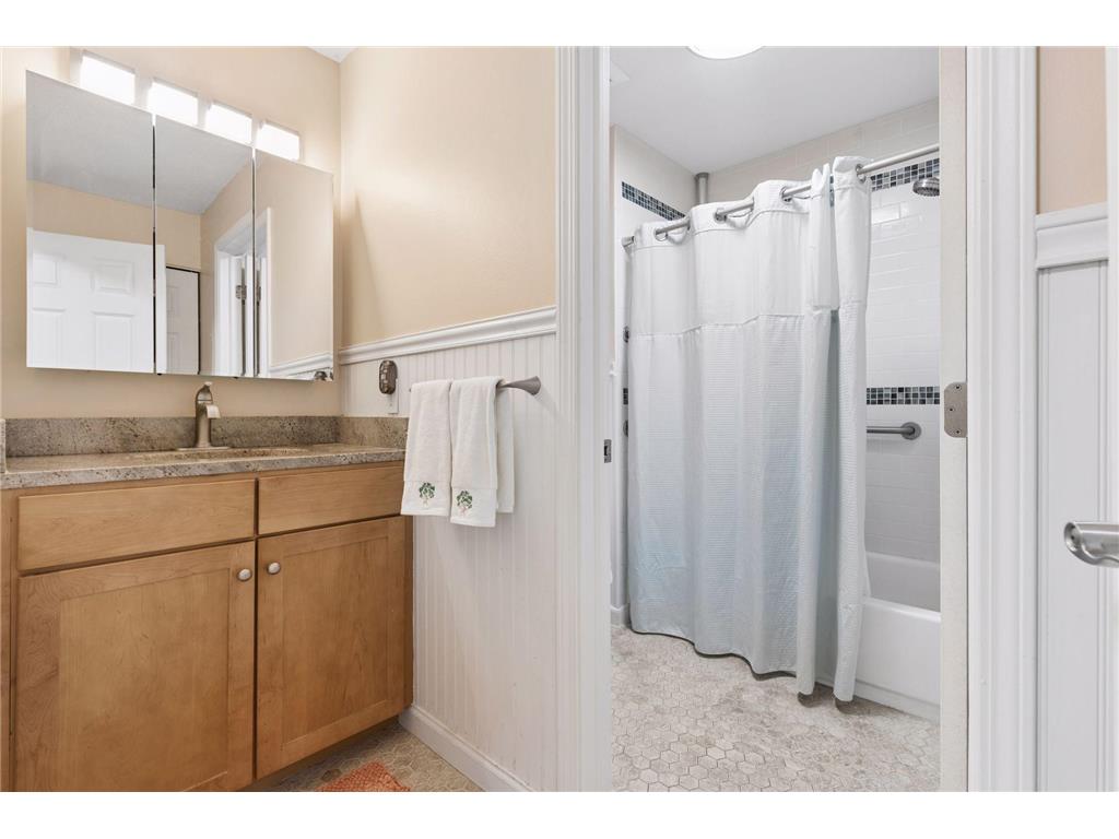 6050 Chasewood Parkway #202 Minnetonka MN 55343 7029520 image10