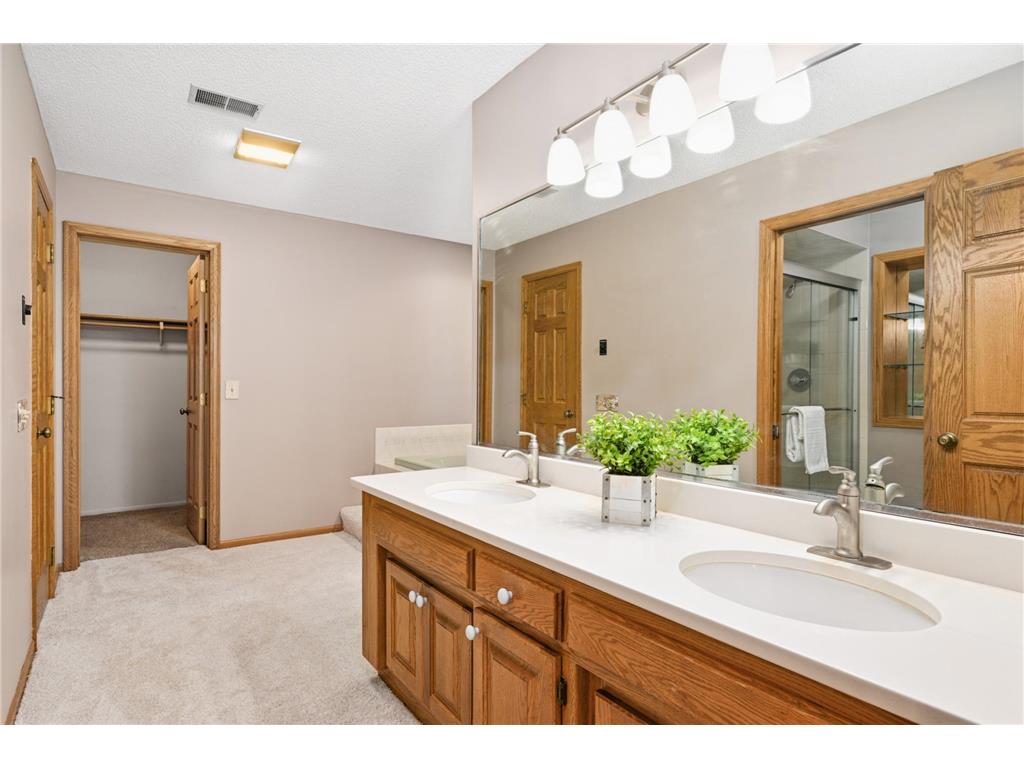 6050 Dallas Lane N Plymouth MN 55446 7069886 image30