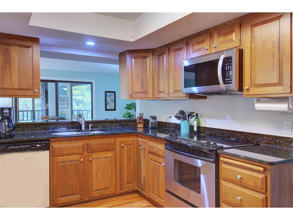 6051 Laurel Avenue #109 Golden Valley MN 55416 6487020 image1