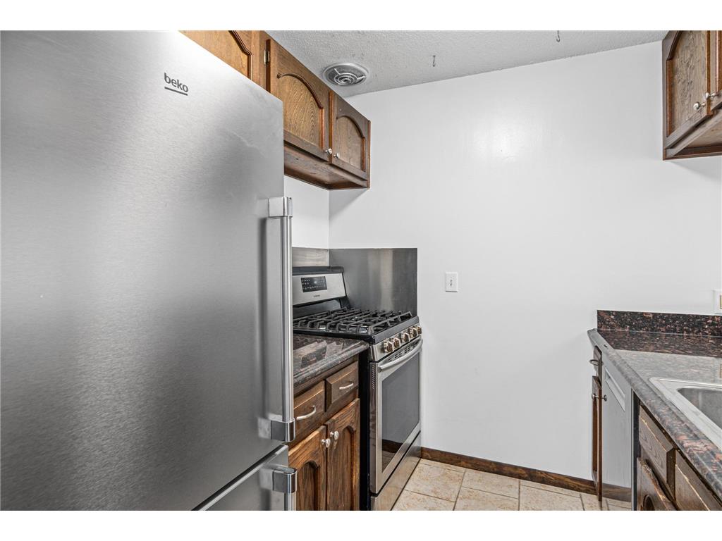 6052 Golden Valley Road Golden Valley MN 55422 7092210 image11