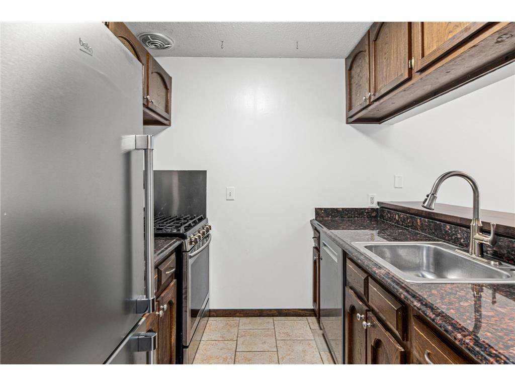 6052 Golden Valley Road Golden Valley MN 55422 7092210 image12
