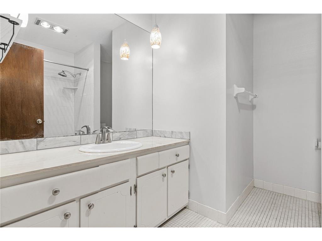 6052 Golden Valley Road Golden Valley MN 55422 7092210 image22