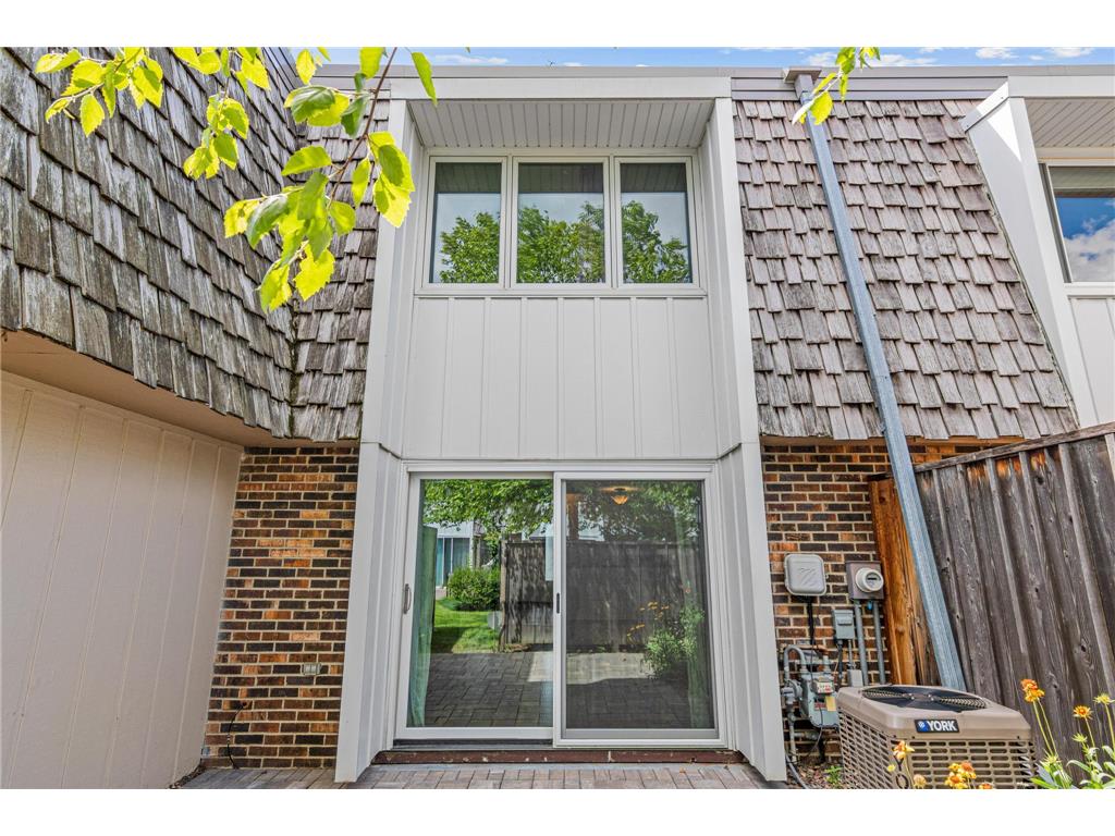 6052 Golden Valley Road Golden Valley MN 55422 7092210 image36