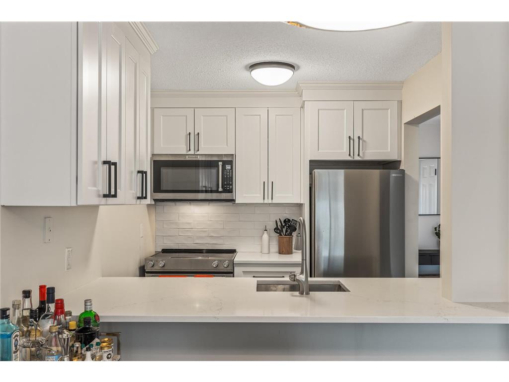 6054 Golden Valley Road Golden Valley MN 55422 6700839 image1