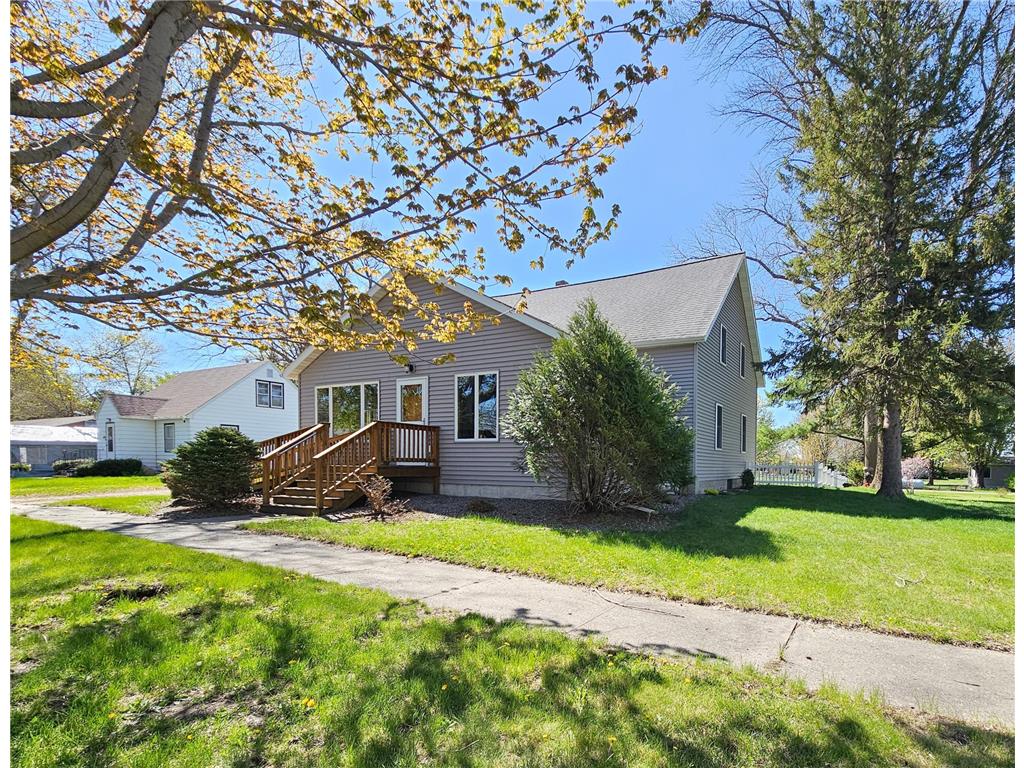 606 2nd Street Lucan MN 56255 7069982 image3