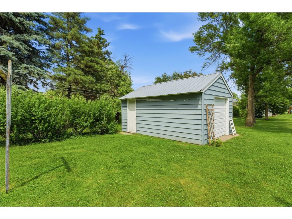 606 3rd Avenue S Raymond MN 56282 7080936 image23