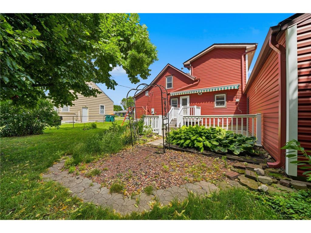 606 4th Street NE Montgomery MN 56069 7096077 image4