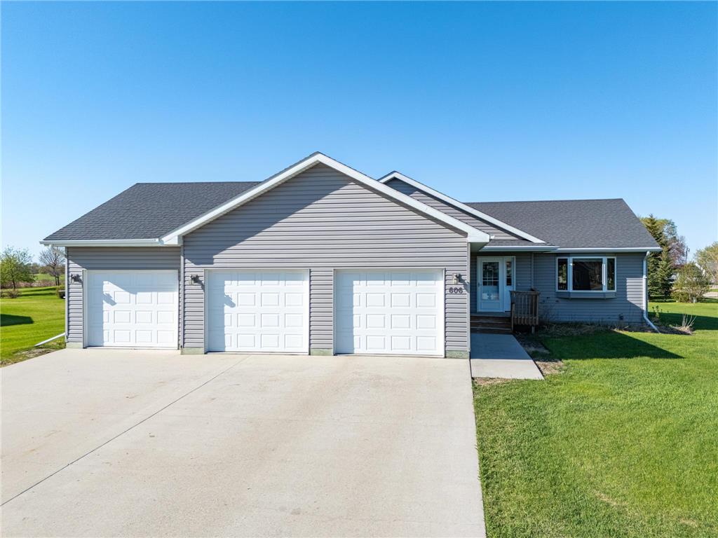 606 5th Avenue S Crookston MN 56716 6716714 image1