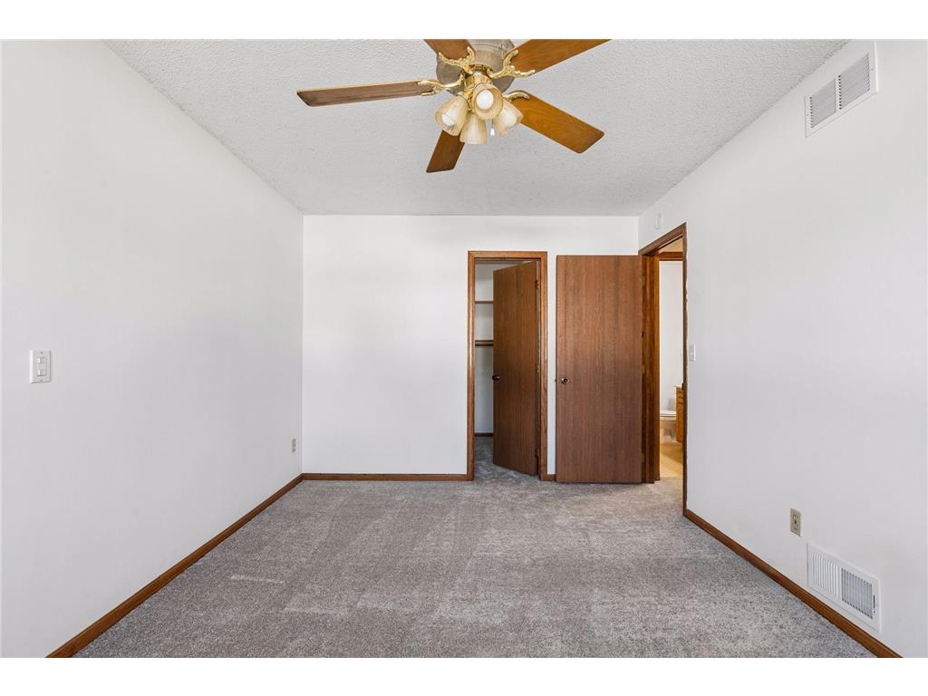 606 Donegal Circle Shoreview MN 55126 7043010 image17