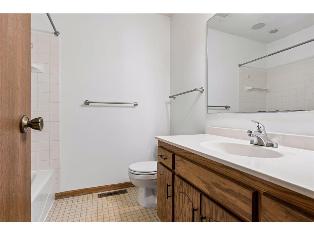606 Donegal Circle Shoreview MN 55126 7043010 image21