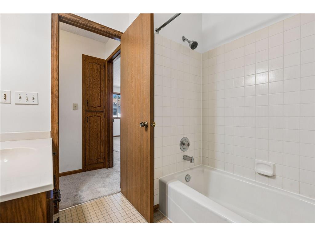 606 Donegal Circle Shoreview MN 55126 7043010 image22