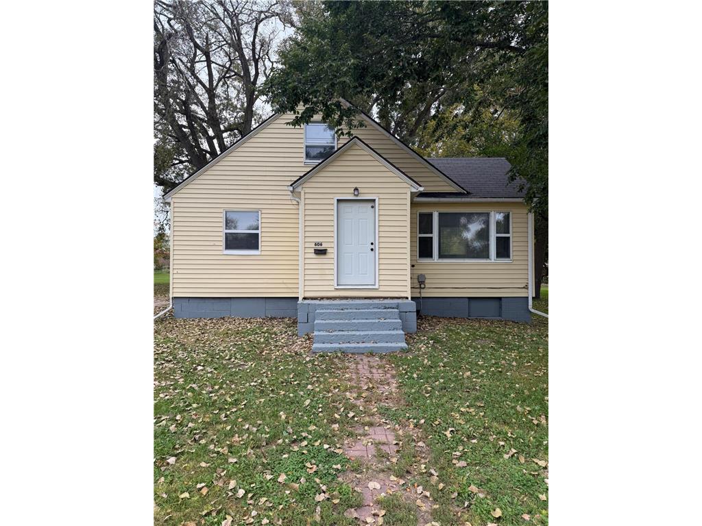 606 E Main Street Marshall MN 56258 6797973 image1