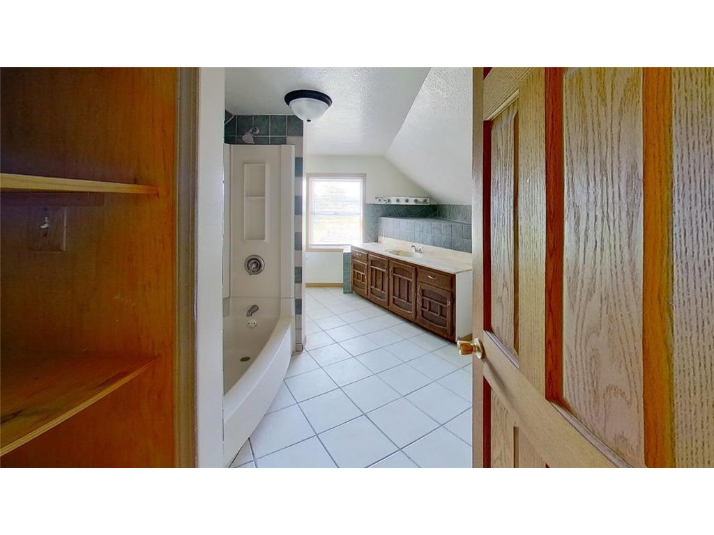 606 E Main Street Marshall MN 56258 6797973 image26