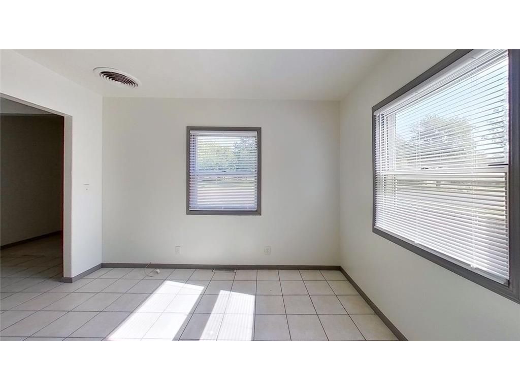 606 E Main Street Marshall MN 56258 6797973 image30