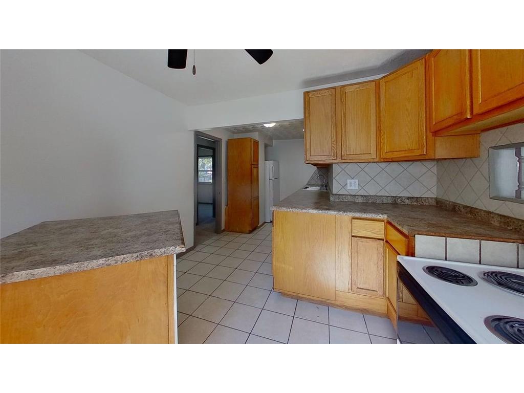 606 E Main Street Marshall MN 56258 6797973 image36