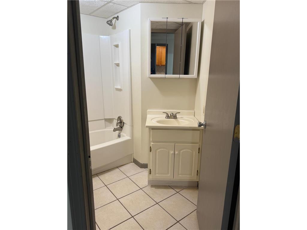 606 E Main Street Marshall MN 56258 6797973 image7