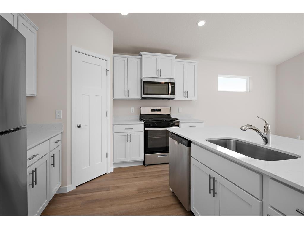 606 Redwood Loop N Cambridge MN 55008 7032165 image8