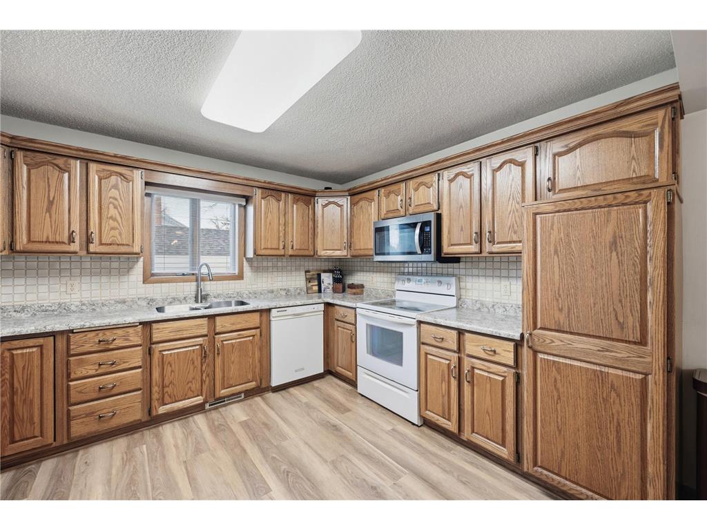 606 S 10th Street Olivia MN 56277 6816771 image11