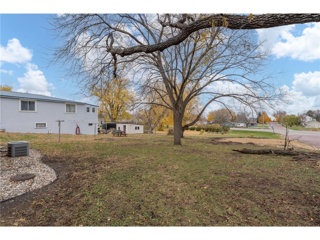 606 Smith Street NE Mapleton MN 56065 6825525 image31