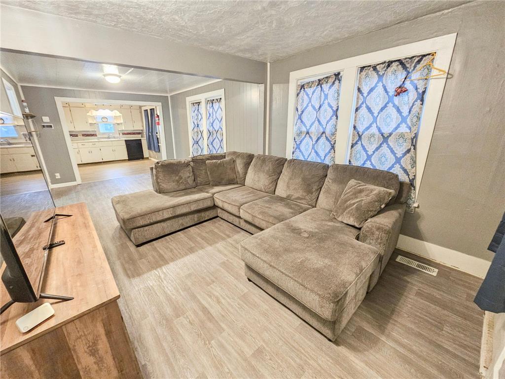 606 W Main Street Marshall MN 56258 6820882 image4