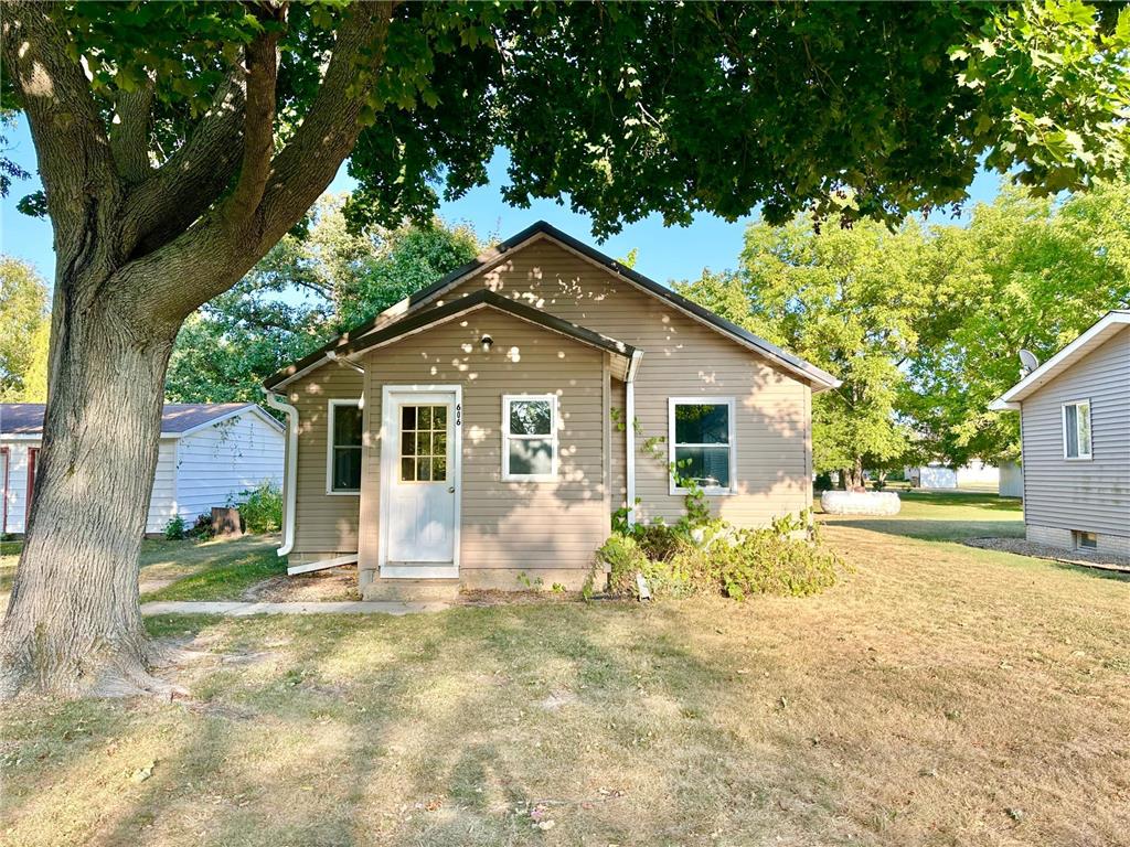606 Woodland Avenue Riceville IA 50466 6431004 image1