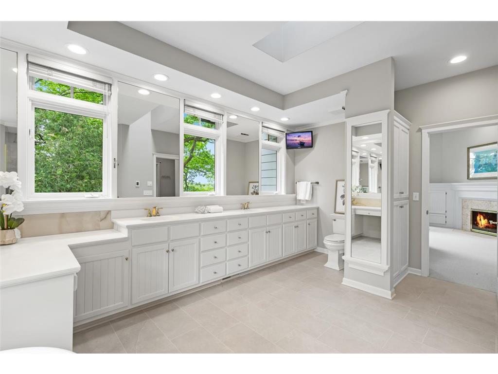 6060 Ridge Road Shorewood MN 55331 - Christmas 6813237 image18