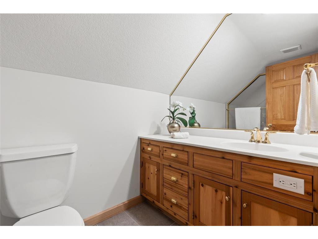 6060 Ridge Road Shorewood MN 55331 - Christmas 6813237 image22