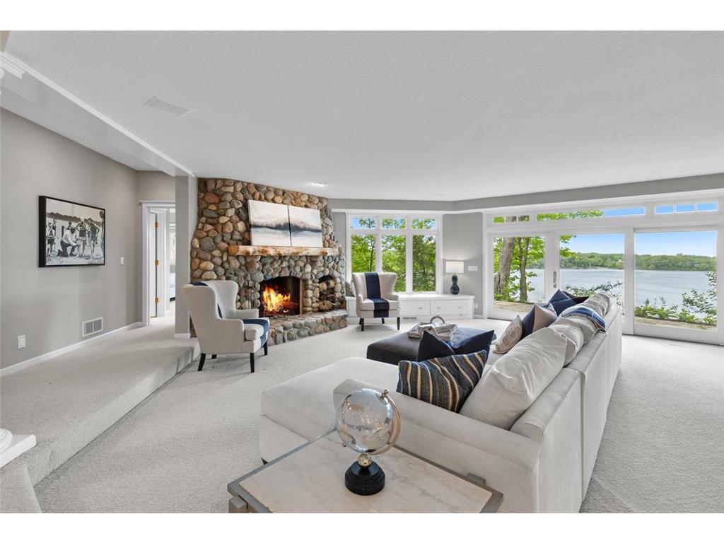 6060 Ridge Road Shorewood MN 55331 - Christmas 6813237 image25