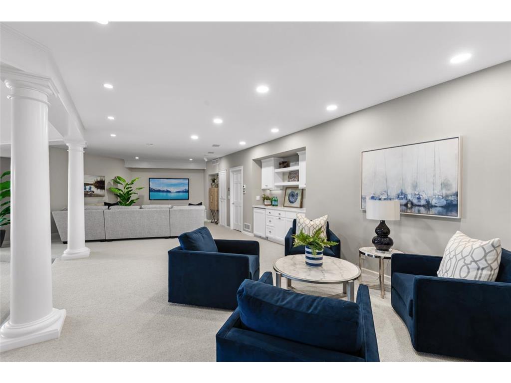 6060 Ridge Road Shorewood MN 55331 - Christmas 6813237 image26