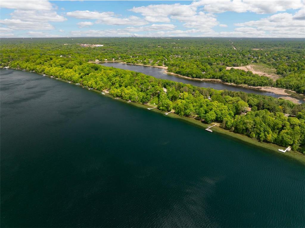 6060 Ridge Road Shorewood MN 55331 - Christmas 6813237 image36