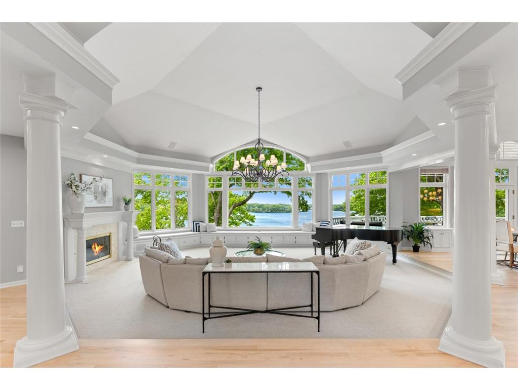 6060 Ridge Road Shorewood MN 55331 - Christmas 6813237 image4