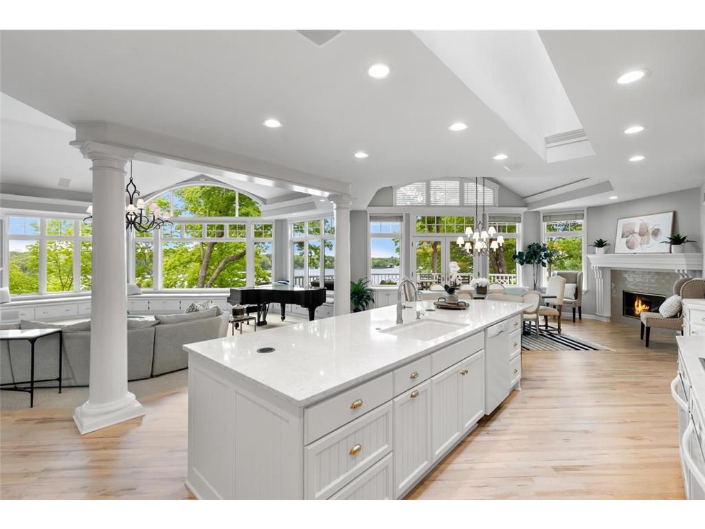 6060 Ridge Road Shorewood MN 55331 - Christmas 6813237 image7