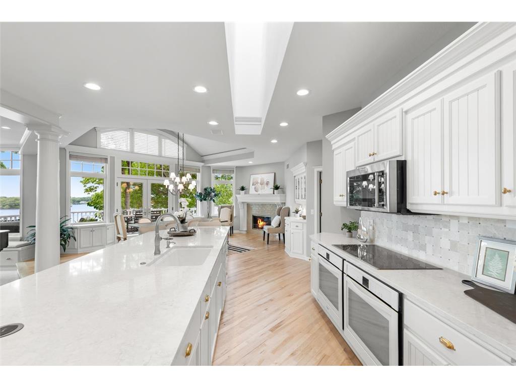 6060 Ridge Road Shorewood MN 55331 - Christmas 6813237 image8