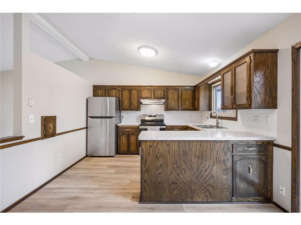 6061 Hillsboro Avenue N New Hope MN 55428 7046900 image11