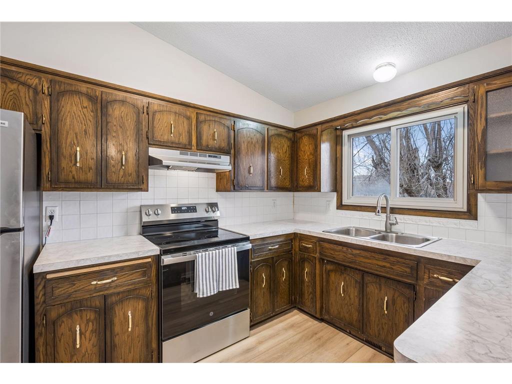 6061 Hillsboro Avenue N New Hope MN 55428 7046900 image13