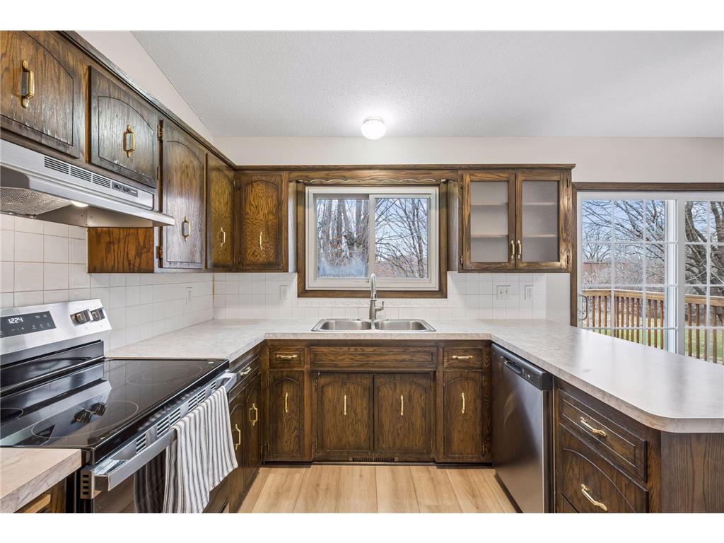 6061 Hillsboro Avenue N New Hope MN 55428 7046900 image14