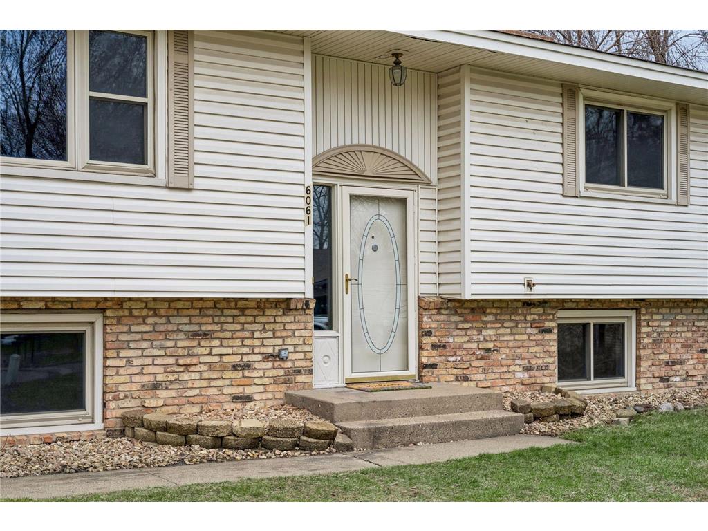 6061 Hillsboro Avenue N New Hope MN 55428 7046900 image2