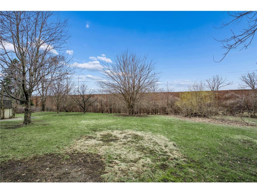 6061 Hillsboro Avenue N New Hope MN 55428 7046900 image38