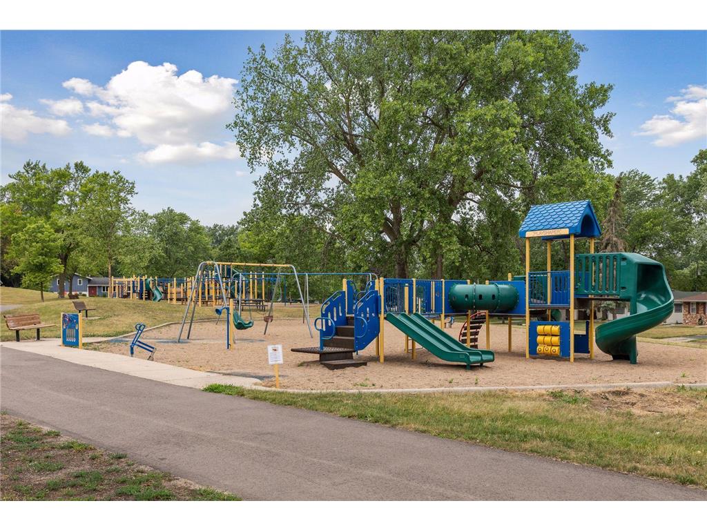 6061 Hillsboro Avenue N New Hope MN 55428 7046900 image46