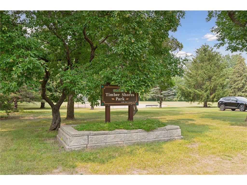 6061 Hillsboro Avenue N New Hope MN 55428 7046900 image71