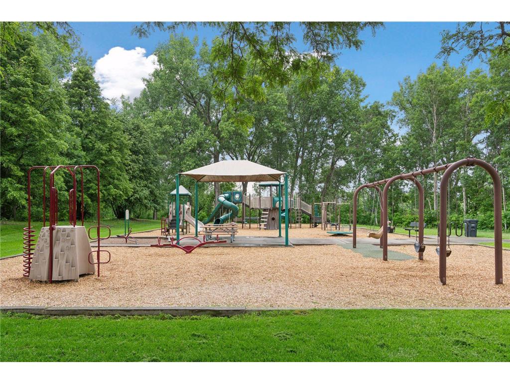 6061 Hillsboro Avenue N New Hope MN 55428 7046900 image74