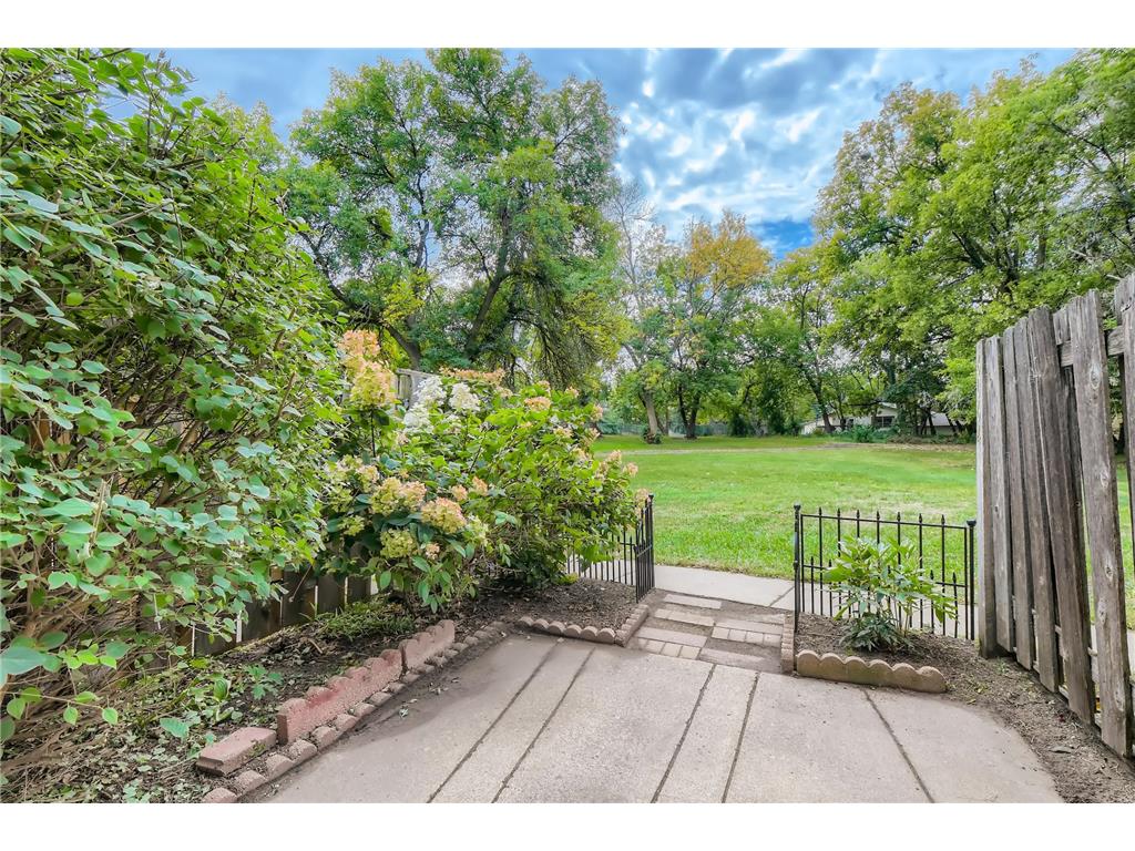 6064 83rd Parkway N Brooklyn Park MN 55443 6113076 image1