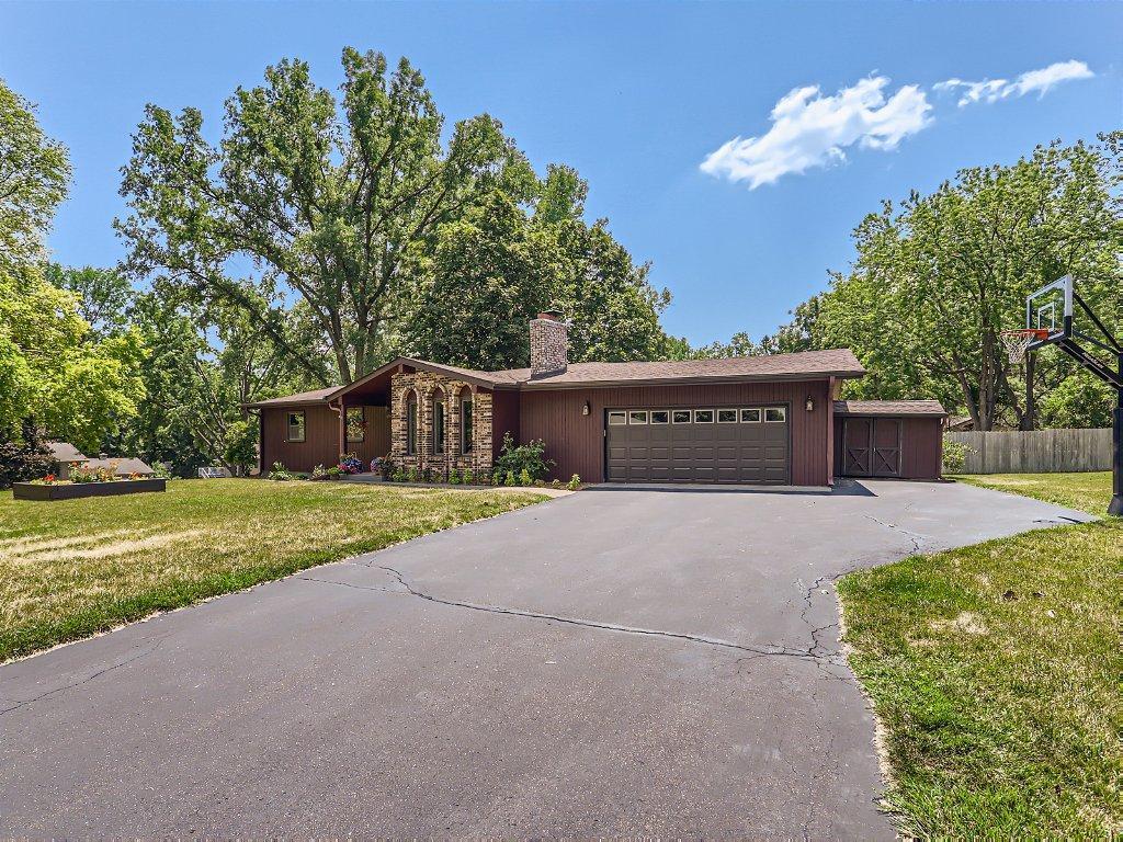 6065 Goldenrod Lane N, Plymouth, MN, 55442 MLS 6393068 Edina Realty